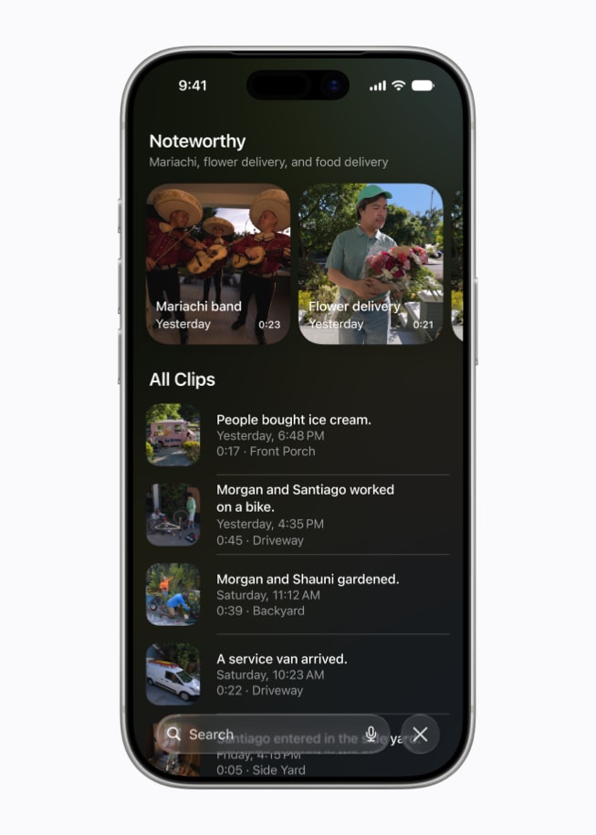 Pantalla de un iPhone 17 Pro en la app Casa que muestra una sección de destacados con varios clips de cámaras de seguridad.