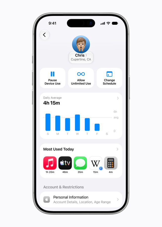 Een iPhone 17 Pro met de vernieuwde Schermtijd-omgeving, waarin het gemiddelde dagelijkse gebruik, de meestgebruikte apps en bedieningselementen om het device te pauzeren te zien zijn.