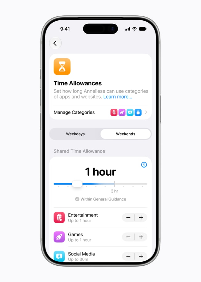 Een iPhone 17 Pro met instellingen voor de gebruikstijd, waaronder opties om categorieën zoals Entertainment, Games en Social media te beheren.