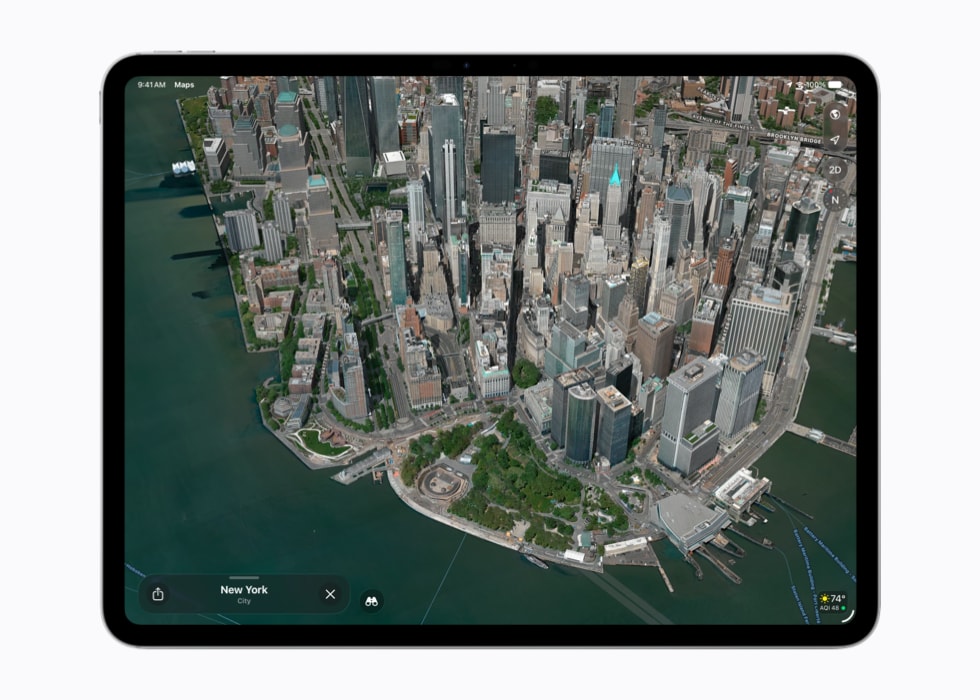 Apple Kaarten op een 13‑inch iPad Pro met een luchtfoto van gebouwen.