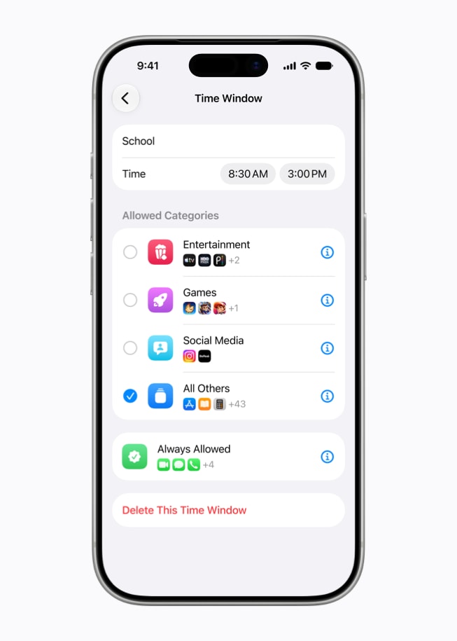 Un iPhone 17 Pro montre la configuration autorisant certaines catégories d’apps et de sites web à être utilisées dans une tranche horaire précise intitulée « École » et allant de 8 h 30 à 15 h.
