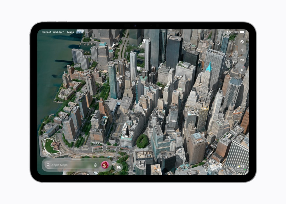 Un iPad montre une vue aérienne de bâtiments dans Apple Plans.