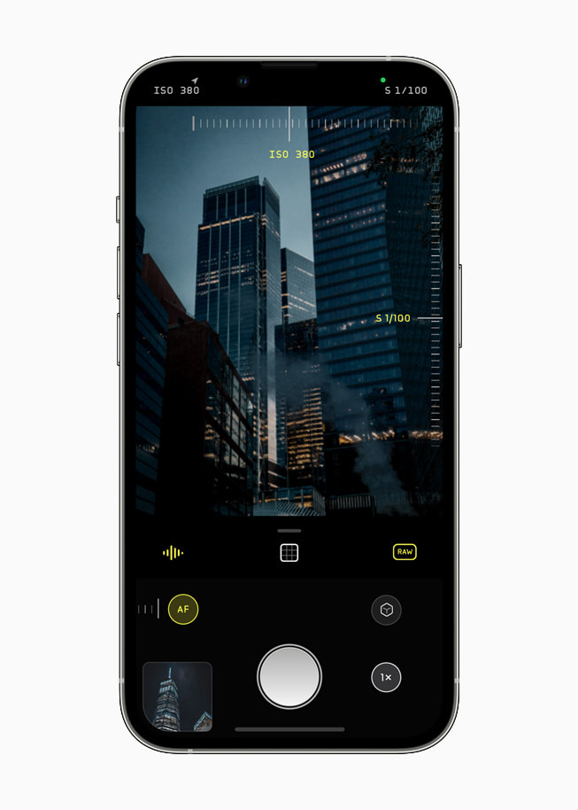 Halide Mark II exécuté sur un iPhone 13 couleur argent.